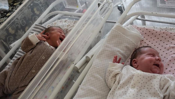 Уникальный случай: женщина родила дочь и сына с разницей в два месяца