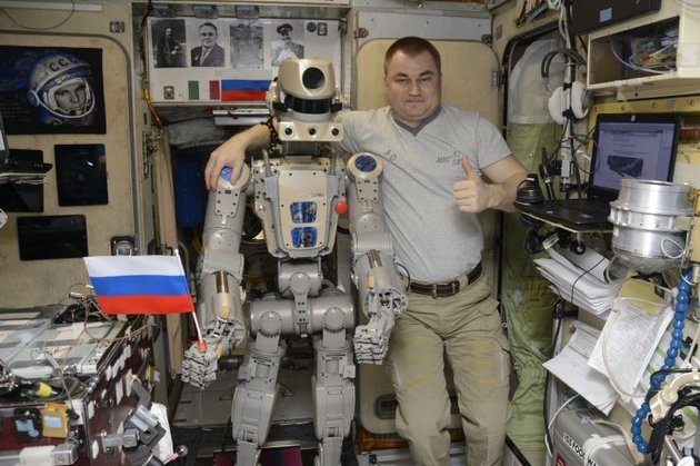 Робот Федор пожаловался на угрозы космонавта с молотком