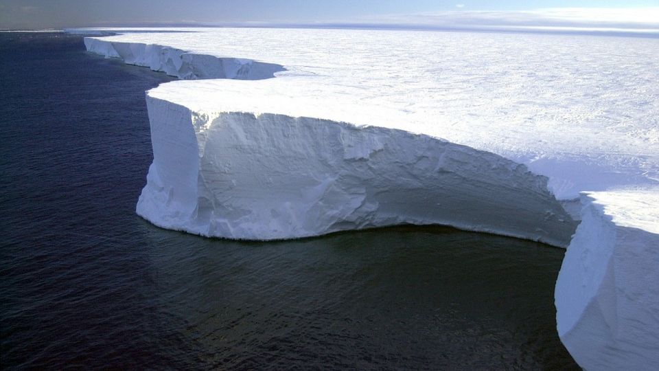 В Антарктиде ускорил таяние самый опасный ледник в мире