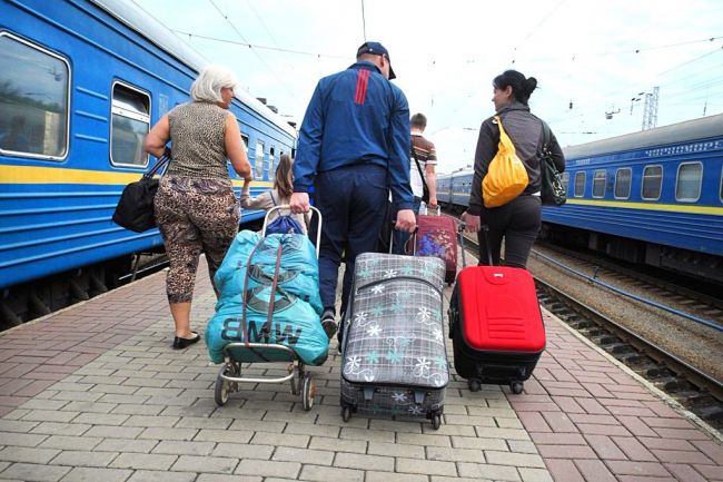 Казахстан покидает все больше людей: уезжают в основном в Россию