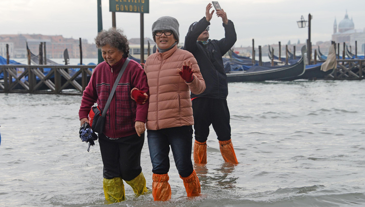 Мощнейшее наводнение в Венеции: под водой почти весь город