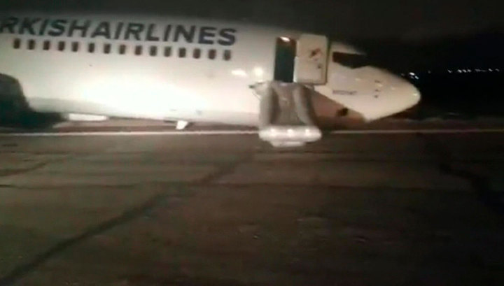 Посадка лайнера Turkish Airlines в Одессе закончилась аварией