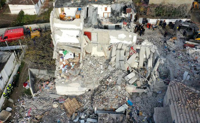 Число жертв мощного землетрясения в Албании достигло 46
