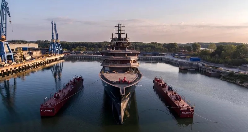 Самая большая яхта в мире примется за научную деятельность в 2022 году