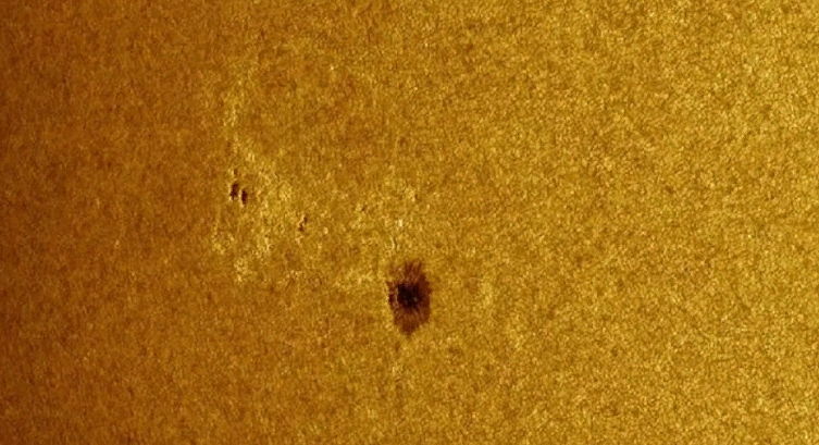 На Солнце образовалось огромное пятно: оно может нанести удар по Земле