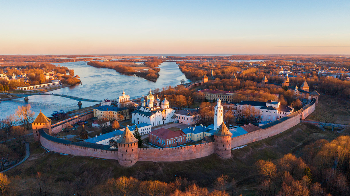 Какое древнее племя основало Новгород