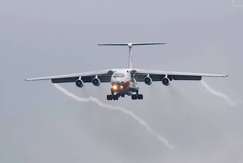 Оппозиционную прессу Беларуси взволновали частые полеты военных транспортников в Россию