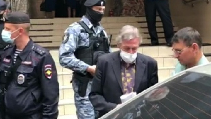 Суд отложен: Ефремову дали неделю на поиск нового адвоката