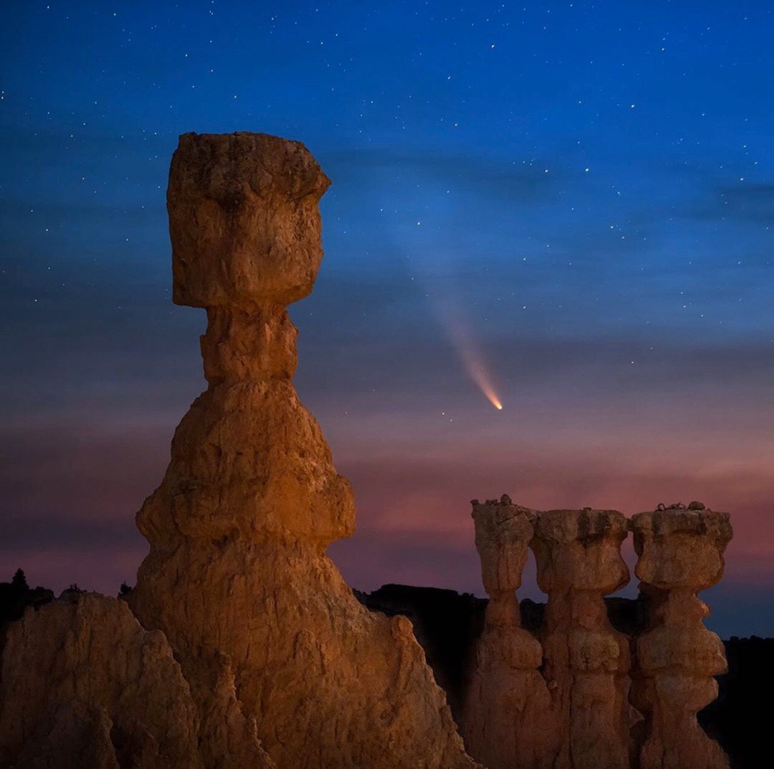 Пролёт кометы Neowise над Брайс-Каоньоном, Юта, США