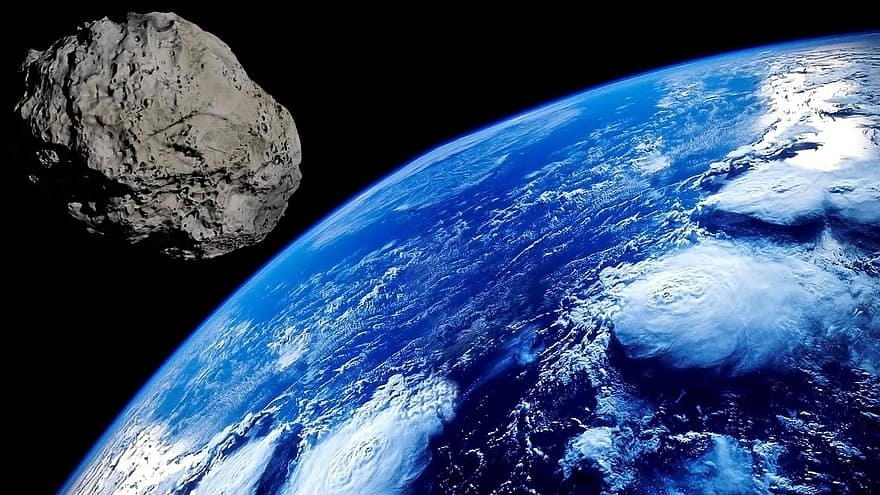 Астероид 2011 ES4 приближается к Земле