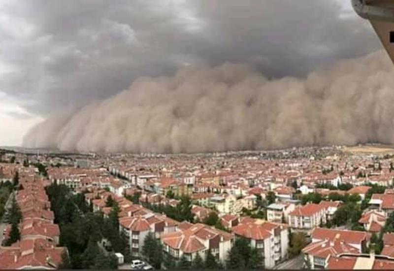На провинцию Анкара в Турции обрушился мощный ураган