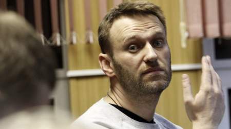 Почему Германии невыгодно отпускать Навального из страны и зачем он просится в Россию