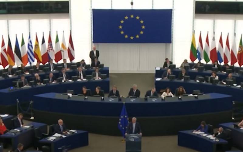 Европарламент призвал ЕС «демократизировать» Россию