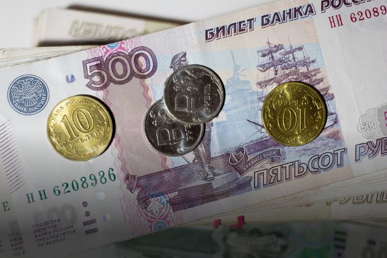 Выплаты до 80 тысяч рублей в октябре: Кто получит надбавки?