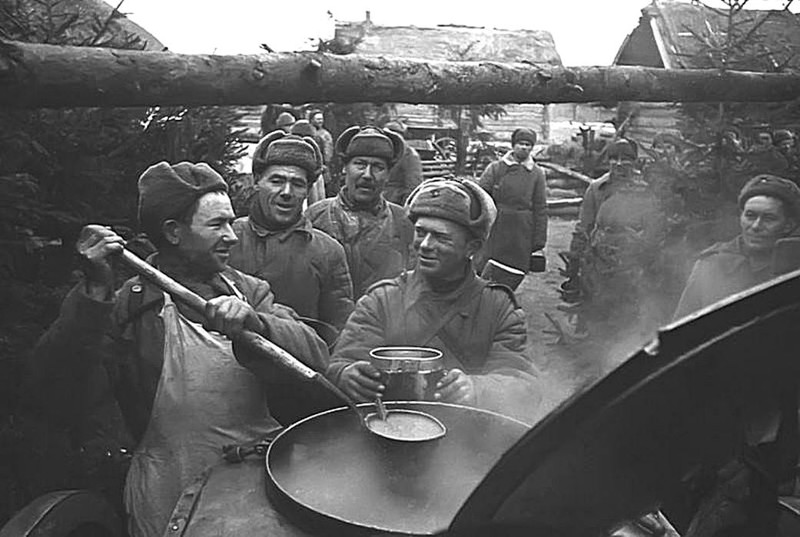 Как наказывали в ВОВ расхитителей еды у солдат