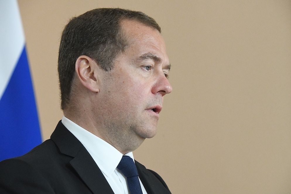 Медведев придумал новый налог на зарплаты