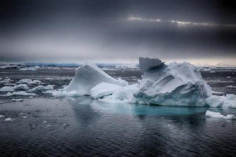 Российские ученые измерили яркость ледникового щита Антарктиды