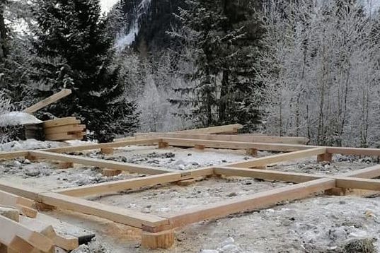 Началось строительство дома для отшельницы Агафьи Лыковой