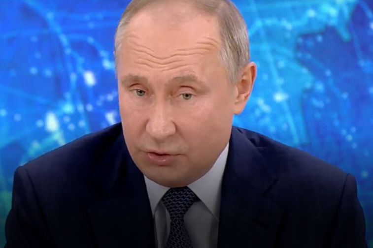 Путин подписал закон о праве экс-президентов на пожизненное сенаторство