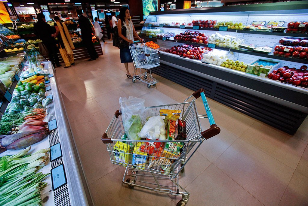 Госдума дала право кабмину регулировать цены на основные продукты