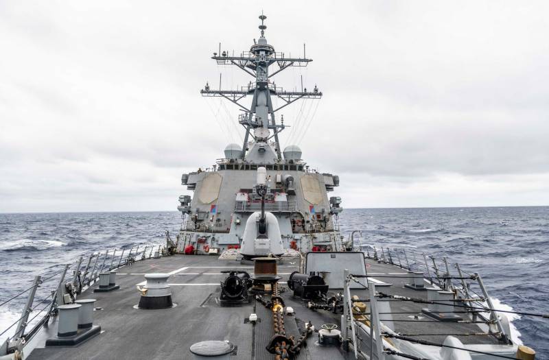 ВМС США: Эсминец «Джон Маккейн» оспорил чрезмерные притязания Вьетнама на акваторию к югу от Хошимина