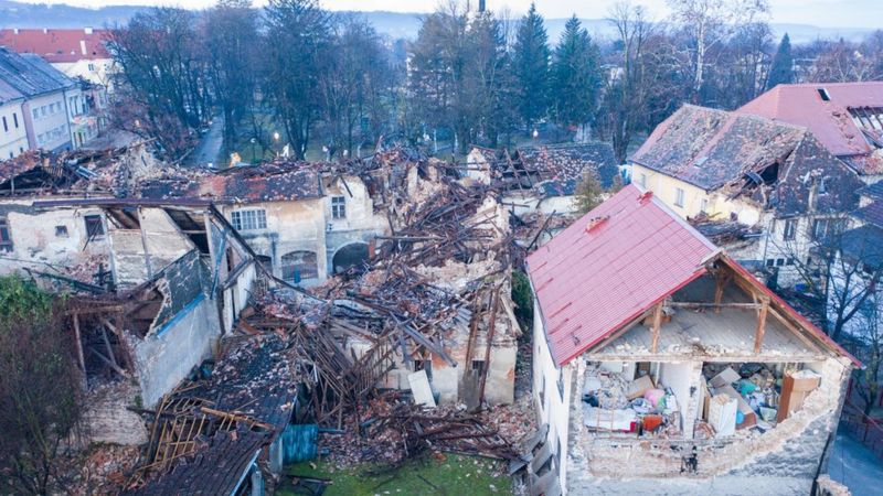 Сильнейшее за 100 лет землетрясение в Хорватии: "Это как проклятие"