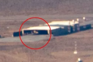 На секретной базе "Зона 51" в США заметили странный объект