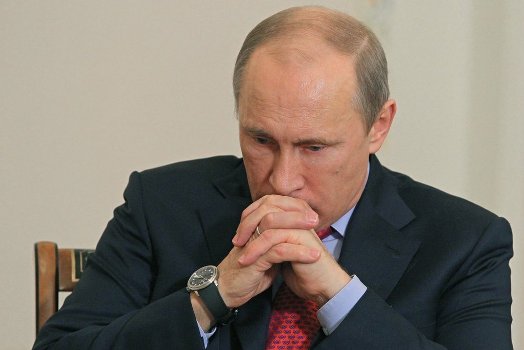 Почему Путин никак не комментирует беспорядки в Вашингтоне