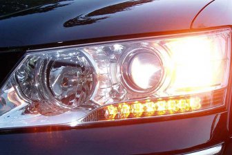 Автоэксперт рассказал, как не лишиться прав за LED-оптику