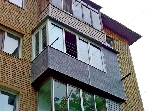Как сосед соседку решил проучить за постоянно падающее бельё с балкона