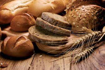 Постоянное употребление в пищу черного хлеба не может привести к набору лишнего веса.