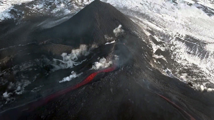 Извержение Ключевской Сопки. Что гонит туристов в адское пекло