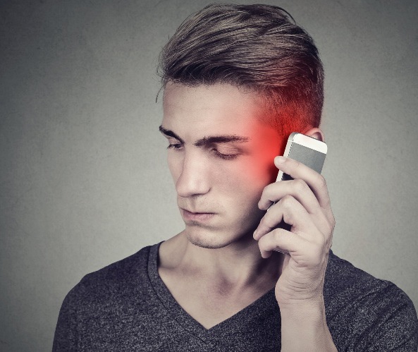 Излучение сотового телефона вызывает опухоли головного мозга