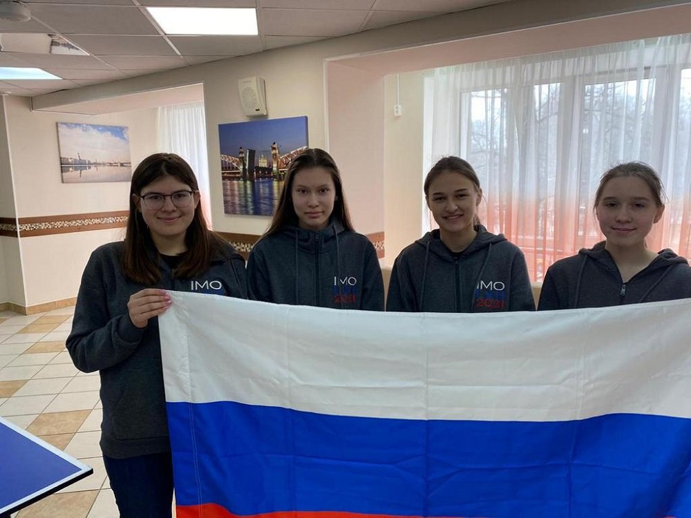 Все участницы сборной России завоевали золотые медали на Европейской математической Олимпиаде для девушек