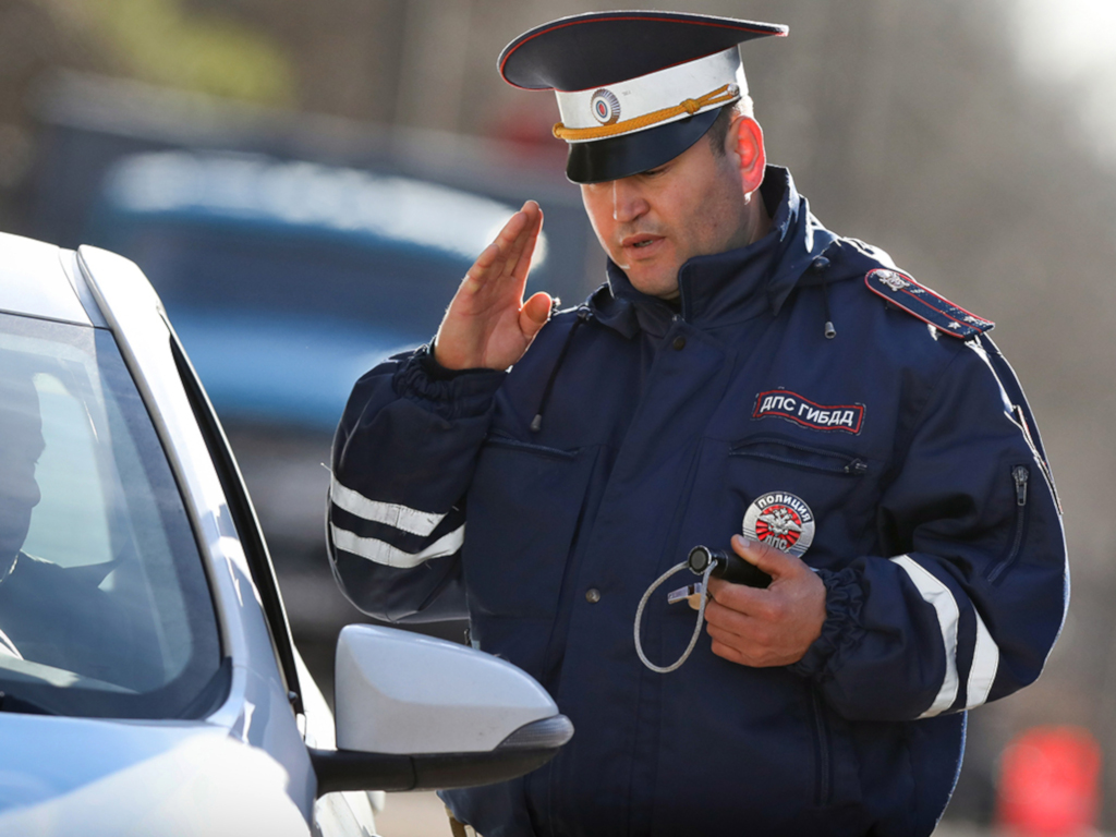 После принятия правок ГИБДД автоинспекторы смогут штрафовать россиян 