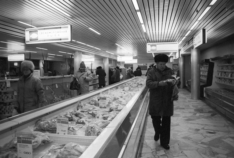 Какие продукты всегда лежали на прилавках советских магазинов