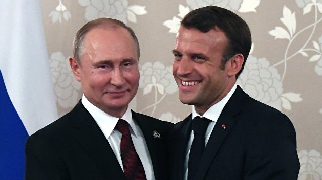 Макрон поддержал предложение Путина о саммите пяти стран