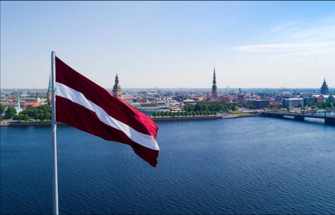 МИД Латвии угрожает разорить Россию. Ему отвечает латыш: "С нашей страной покончено."