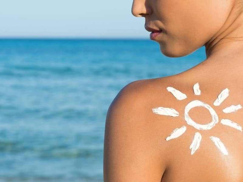 Косметолог Шестова объяснила, как защитить кожу от летнего солнца