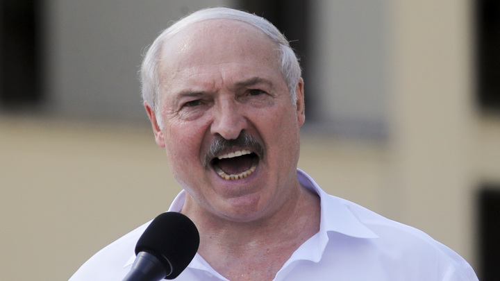 Лукашенко ужесточил законы о СМИ и митингах