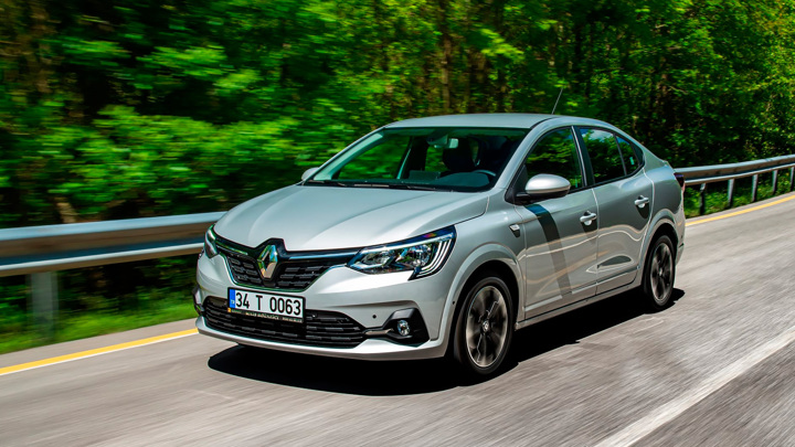 Небюджетный: Renault начала продажи нового Logan