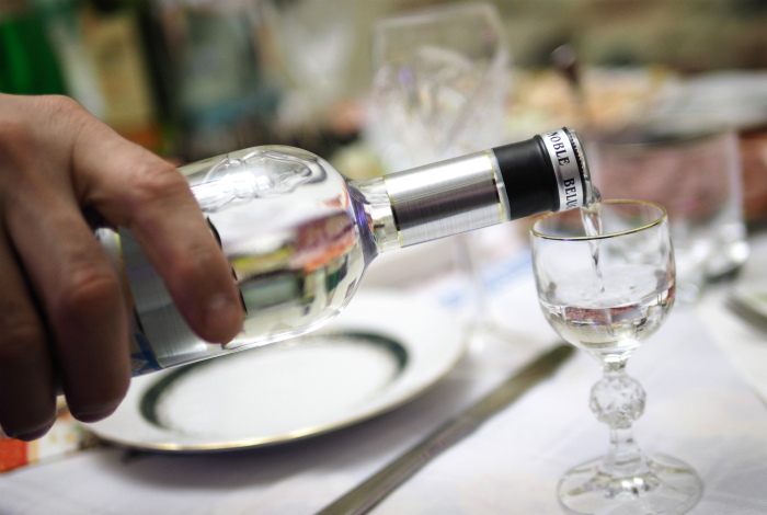 Смертность в России от отравления алкоголем существенно выросла