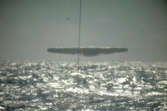 НЛО наблюдали за взрывом, произведенным ВМС США