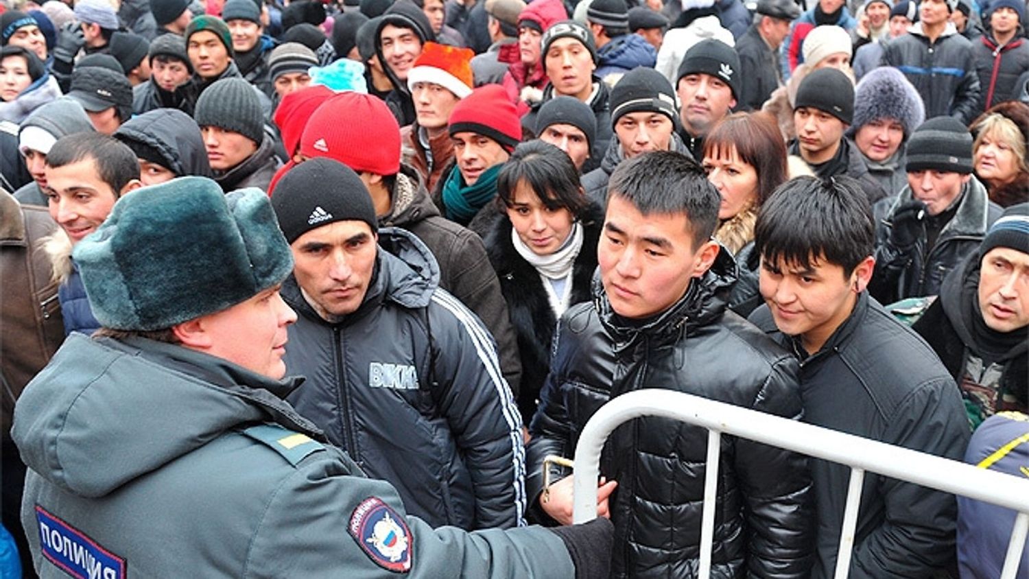 Можно ли заставить мигрантов хорошо себя вести в России?