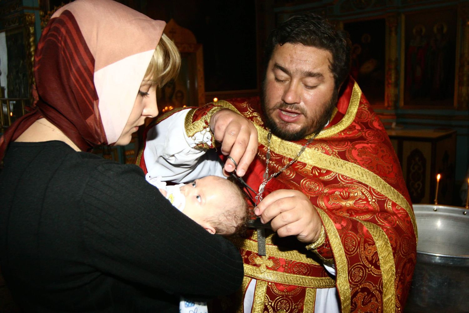 Отказывающихся крестить детей россиян обозвали грешниками