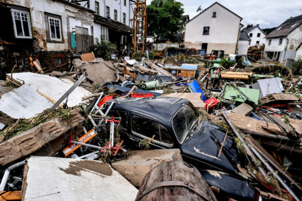 Число жертв наводнения в Германии достигло 156 человек