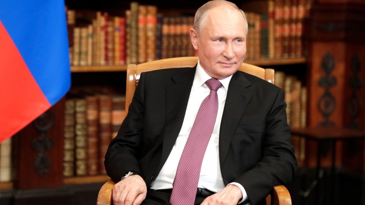 Один мирный указ Владимира Путина отделяет Киев от катастрофы