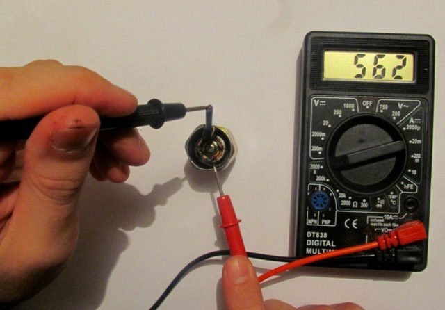 Как проверить конденсатор мультиметром?