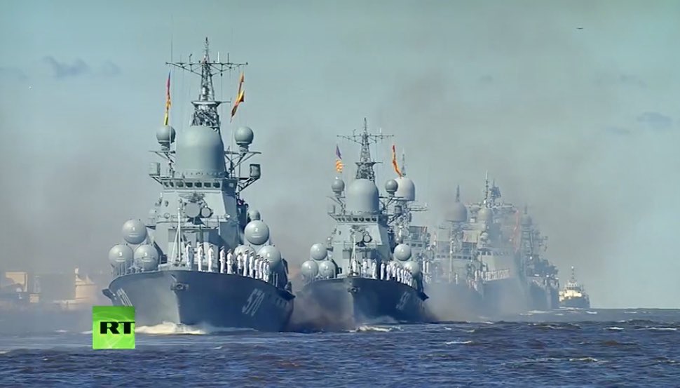 Главный военно-морской парад в честь 325-летия флота России — LIVE