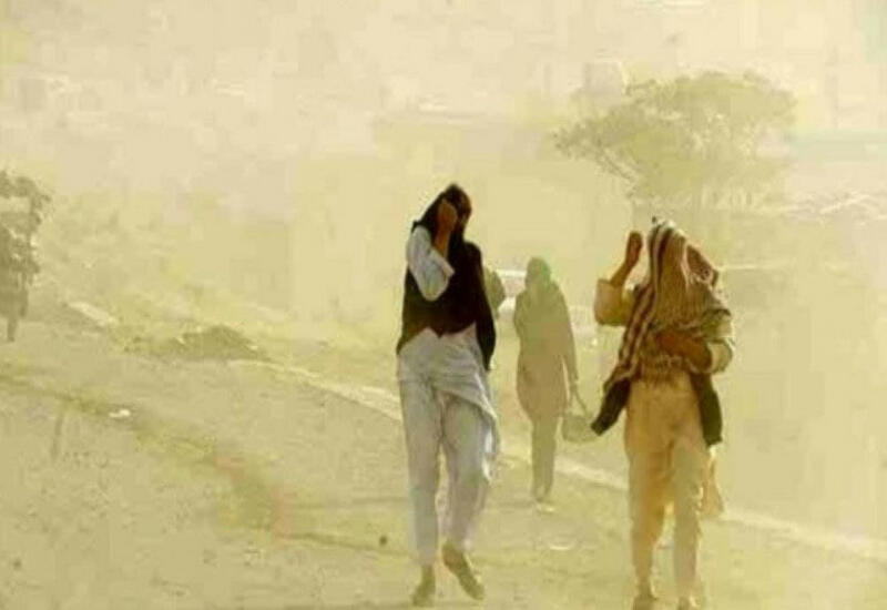 Буря в Иране вызвала у людей проблемы с дыханием